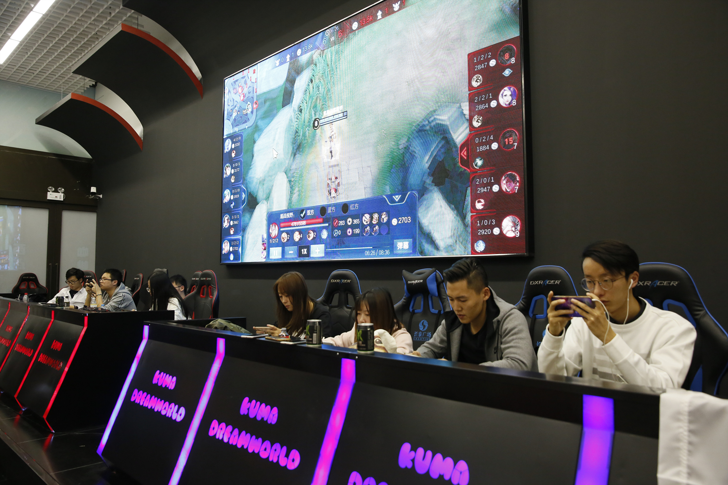 Spirit 将 Falcons 淘汰出 2025 年 StarLadder 布达佩斯 Major 淘汰赛